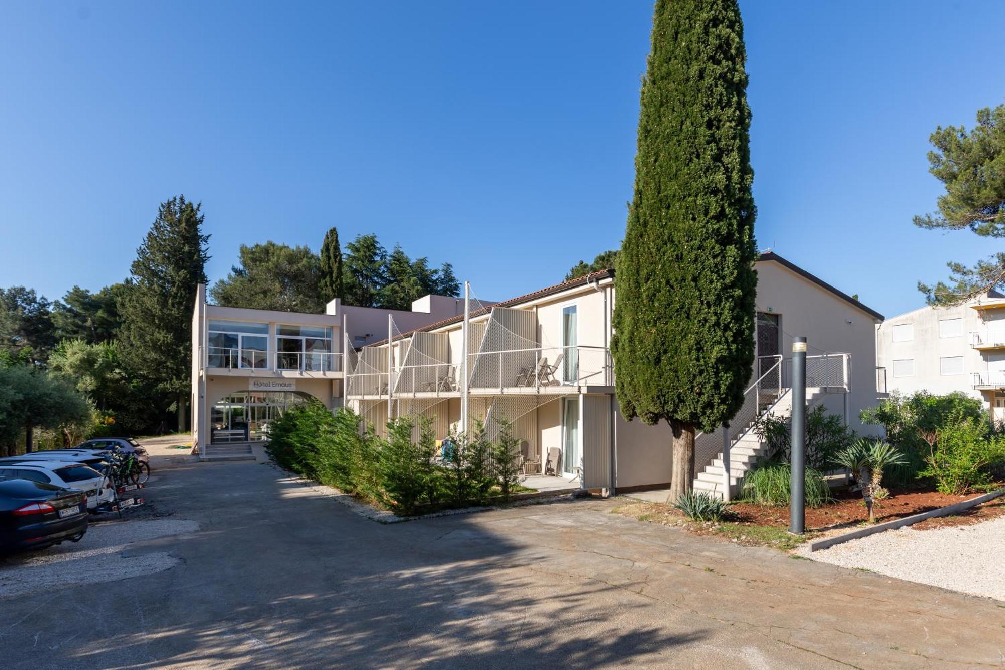 Hotel Emaus Novigrad Istria 외부 사진