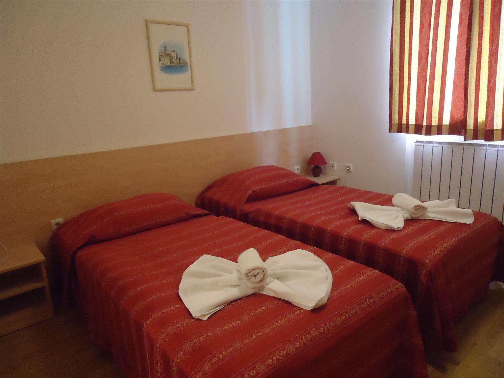 Hotel Emaus Novigrad Istria 외부 사진
