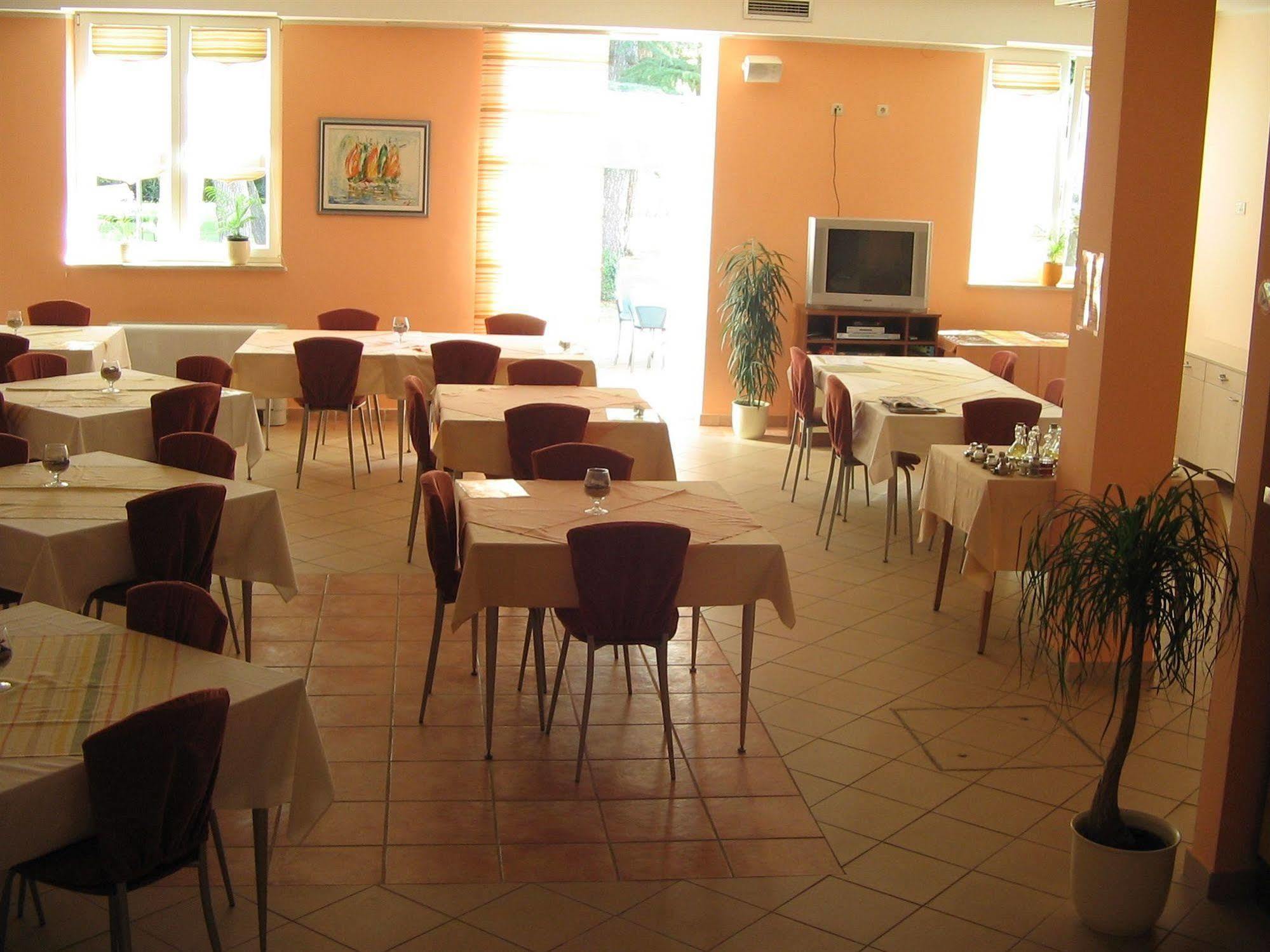 Hotel Emaus Novigrad Istria 외부 사진